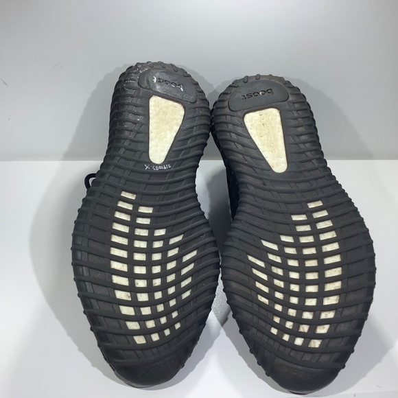 Adidas Yeezy Boost 350 V2 Core Black Copper - Picture 16 of 16